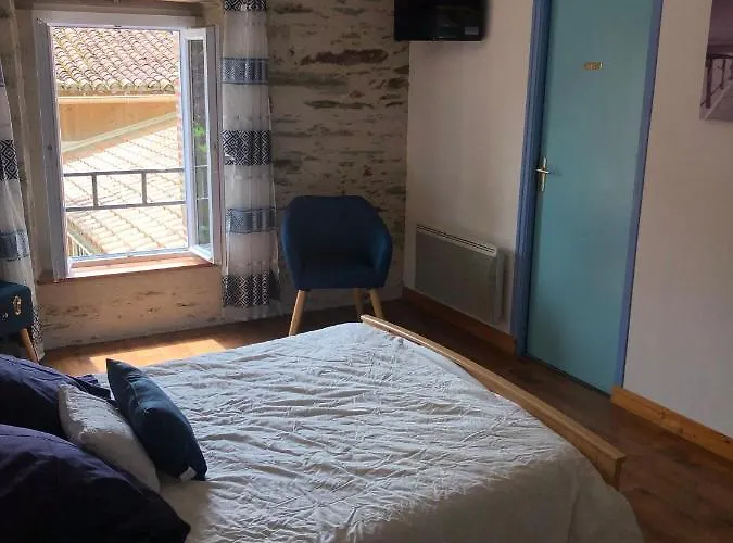 D'hotes La Jonchere 3*